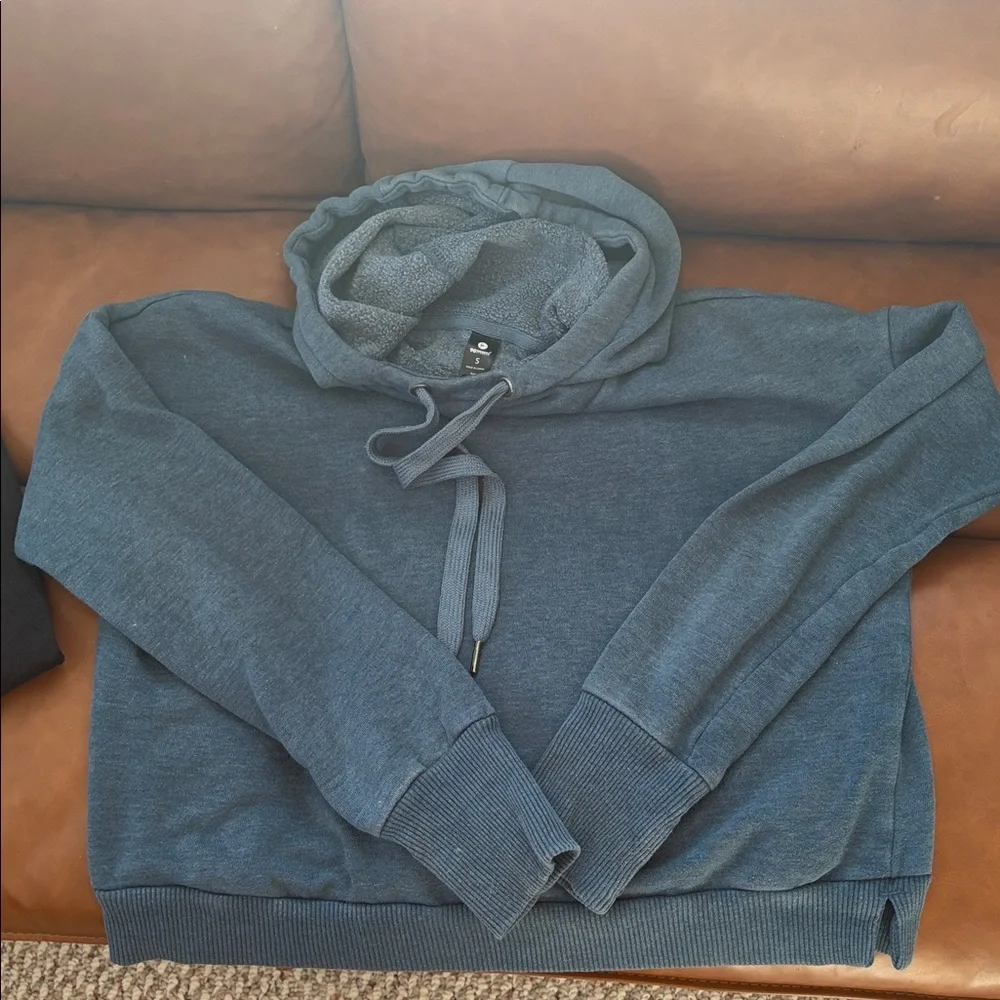 Workout tops - Picture 2 of 4